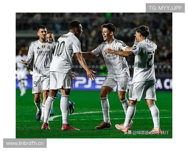 皇马后防伤病情况持续,阵容稳定性面临考验 皇马后防伤病情况持续,阵容稳定性面临考验