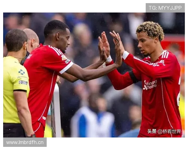 利物浦重返英超争冠行列：对赛季走势带来新变化，竞争格局逐步调整