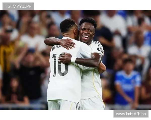 阿什拉夫对位姆巴佩与维尼修斯的速度对抗分析 阿什拉夫对位姆巴佩与维尼修斯的速度对抗分析