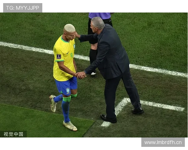 维尼修斯踢球太独？战术角色与进攻参与度分析