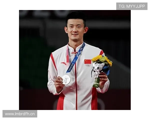 奥运冠军谌龙拎塑料袋逛菜市场的那张图，把我从神坛拉下来了