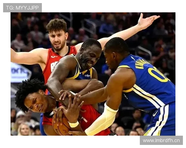 威斯布鲁克以挡拆单打牵制约基奇，重塑突破与组织